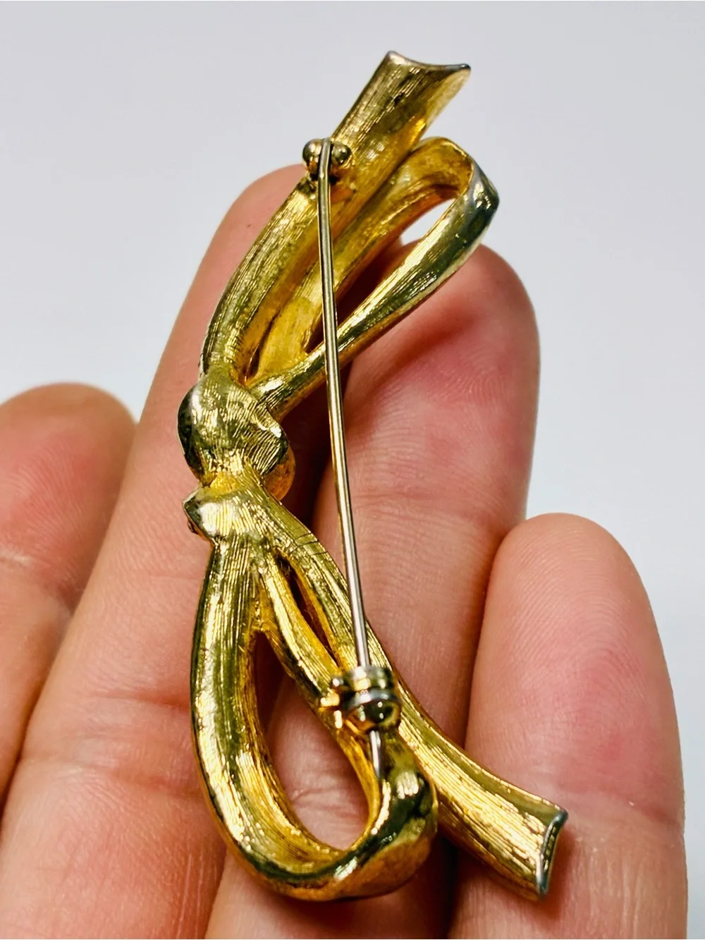 VTG Classic Gold & Black Enamel Bow Brooch with Clear Rhinestones